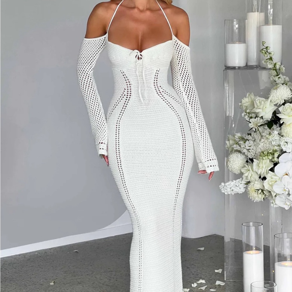 MAXI WHITE DRESS